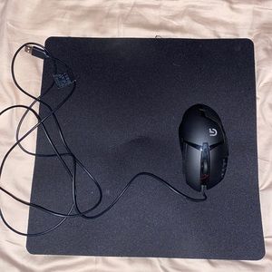 Logitech G402 Hyperion Fury Mouse and mousepad